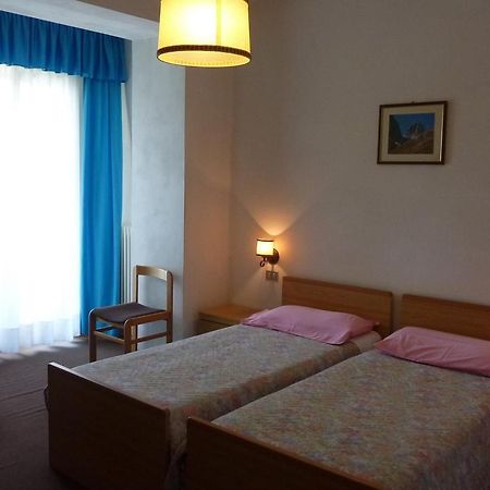 Hotel Terminus Левико Терме Екстериор снимка