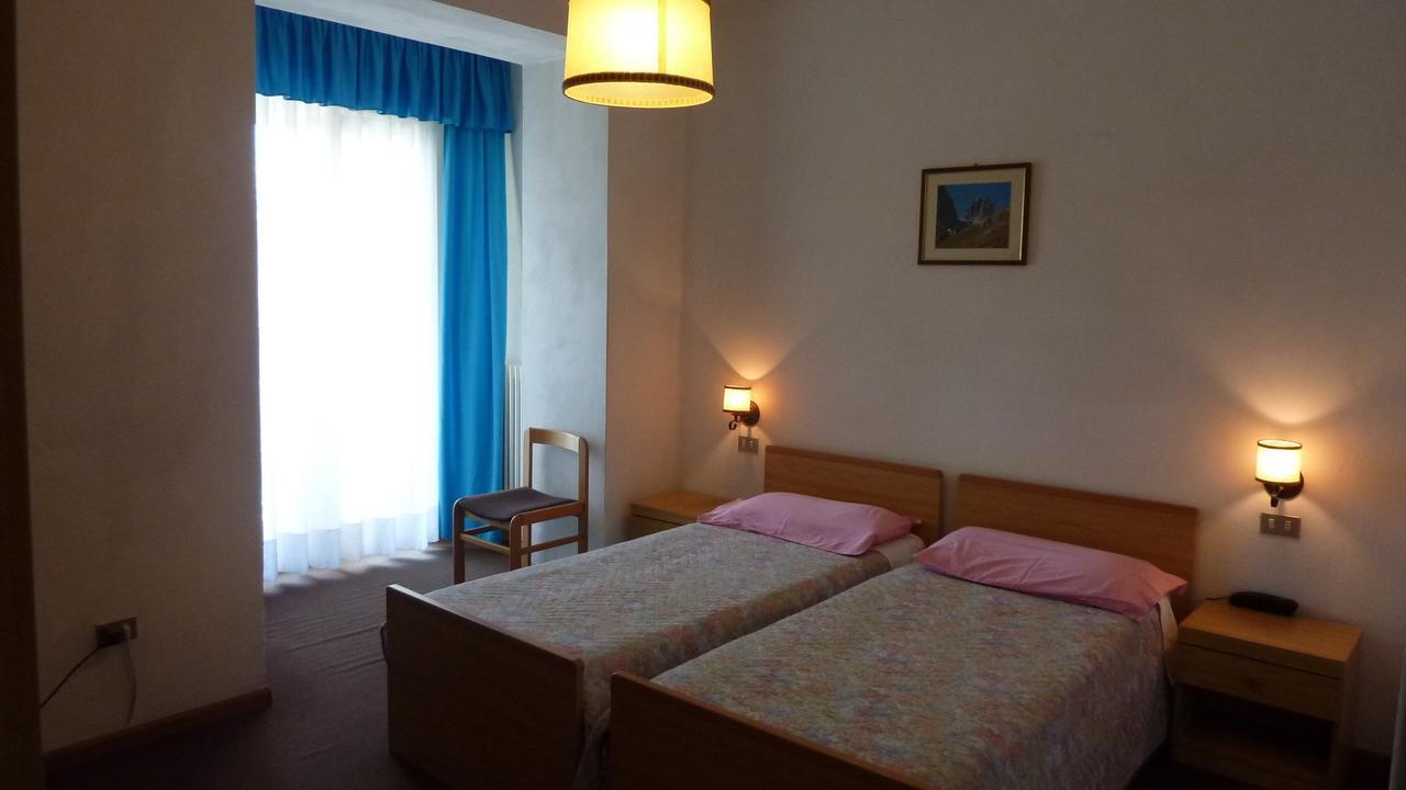 Hotel Terminus Левико Терме Екстериор снимка