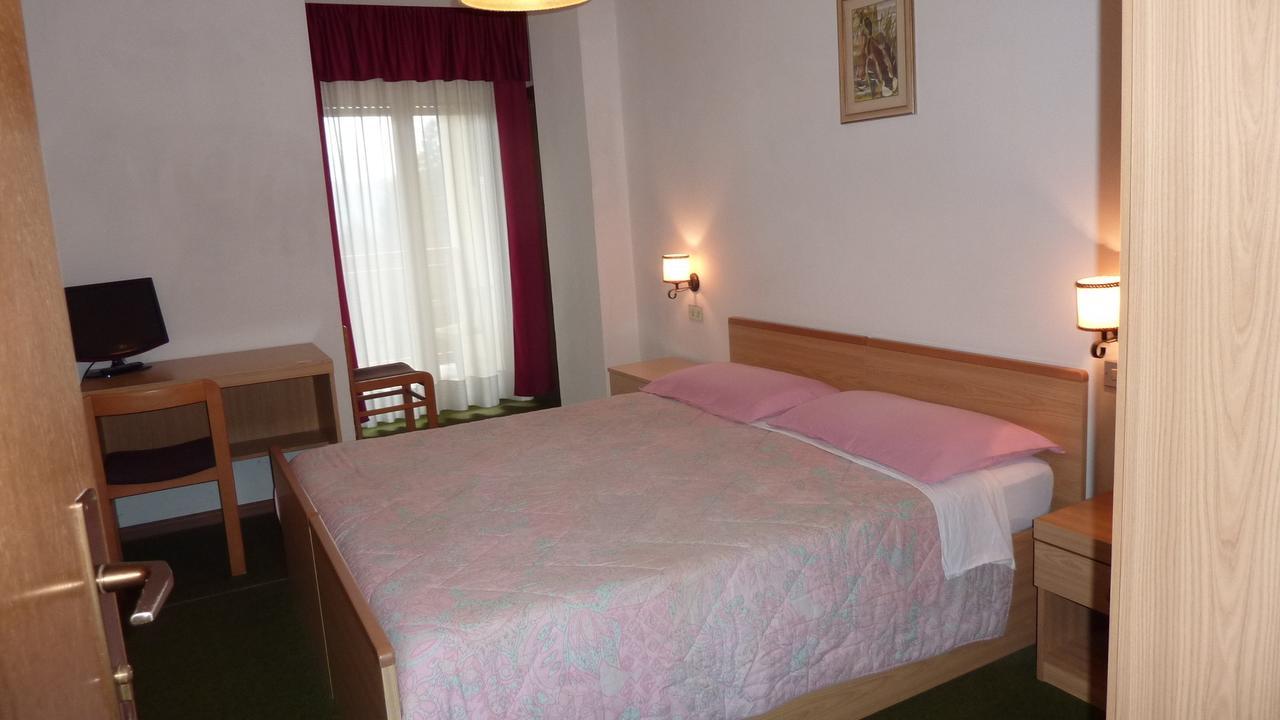 Hotel Terminus Левико Терме Екстериор снимка